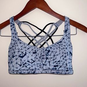 Lululemon Athletica Free to be bra size 6